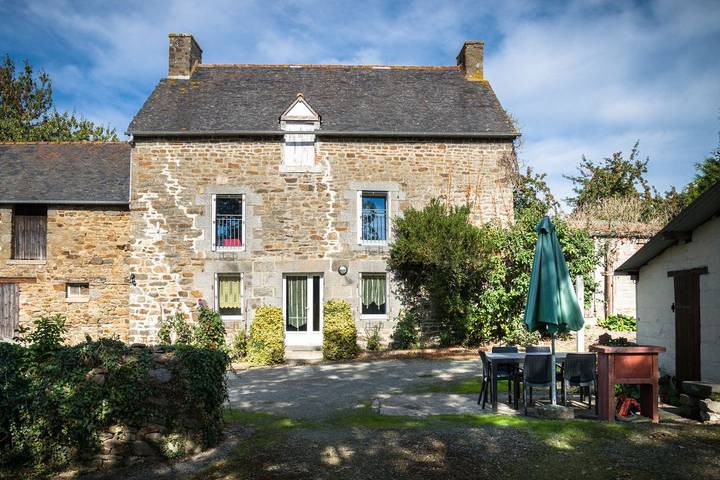 Gîte pour 6 personnes, avec Terrasse et Jardin à Pleudihen-sur-Rance