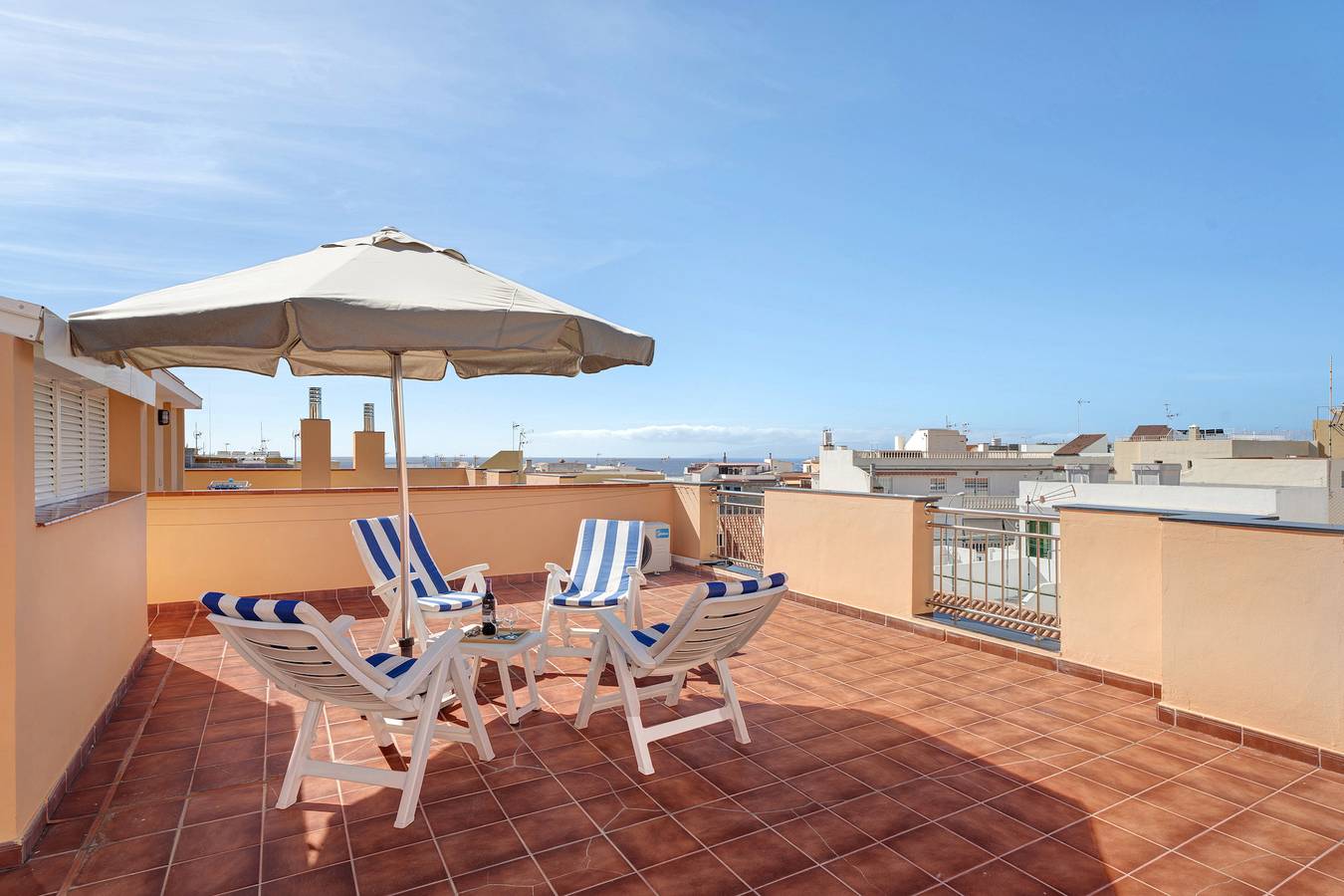 Apartamento entero, Casa de vacaciones "Isla Bonita Playa de San Juan" cerca de la playa con Wi-Fi in Playa de San Juan (Guía de Isora), Guía de Isora