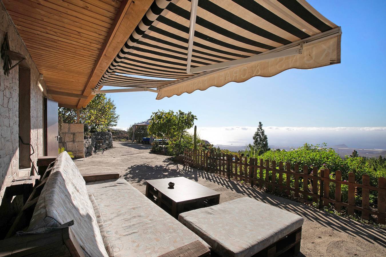 Casa Vacacional "El Cazador 2" con Vistas al Mar, Piscina Compartida y Wi-Fi in Granadilla de Abona, Tenerife Sur