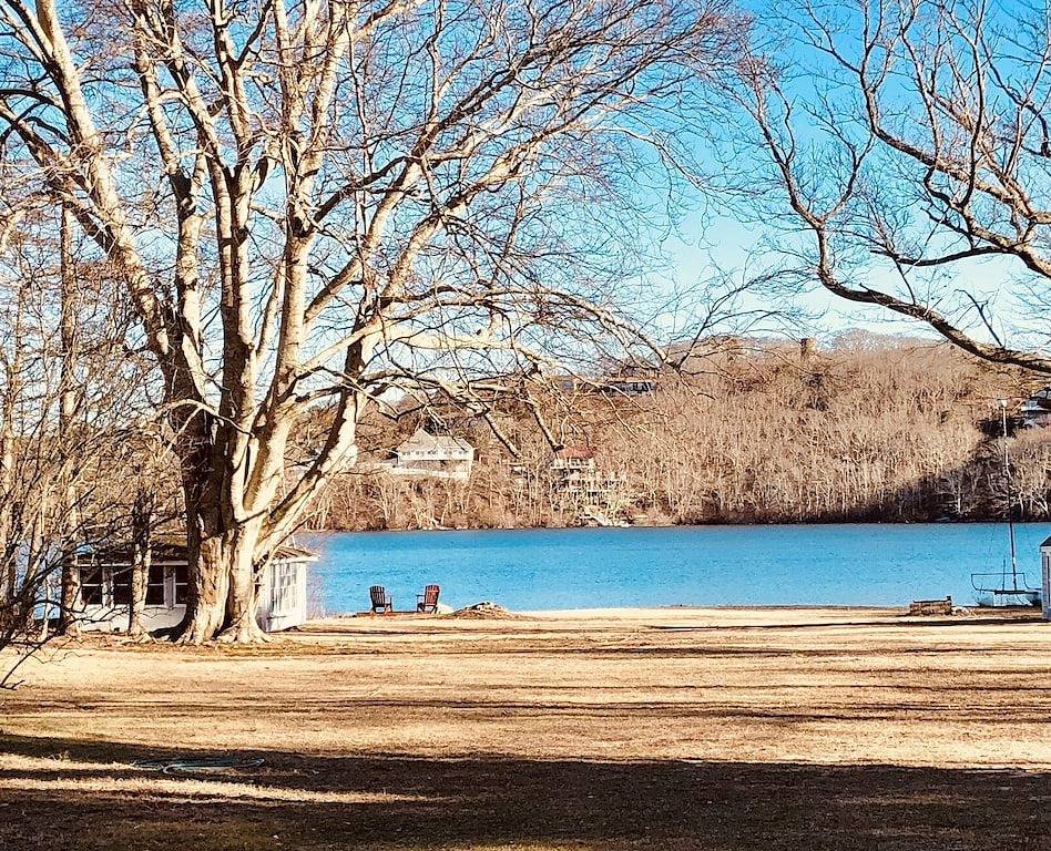 Charming 18. Jahrhundert Ferienhaus mit eigenem Strand am Scargo Lake in der Nähe Bucht in Mayflower Beach, Dennis