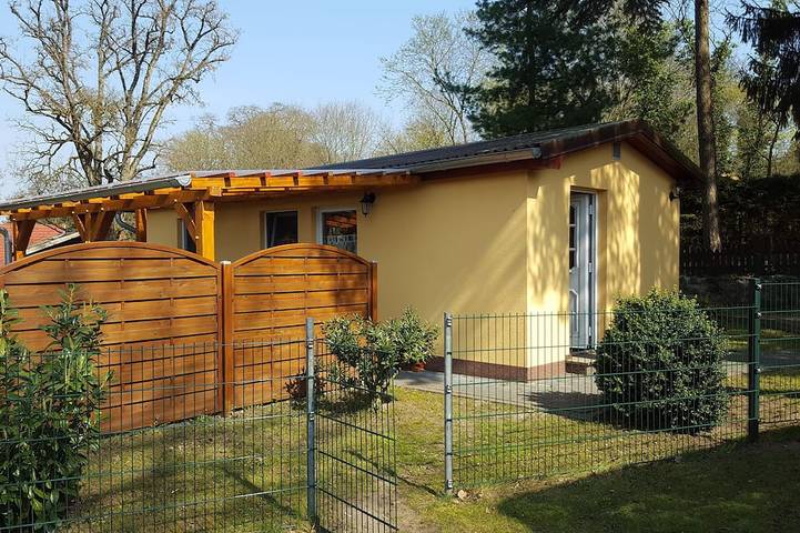 Ferienhaus für 2 Personen, mit Terrasse und Garten in Neuruppin
