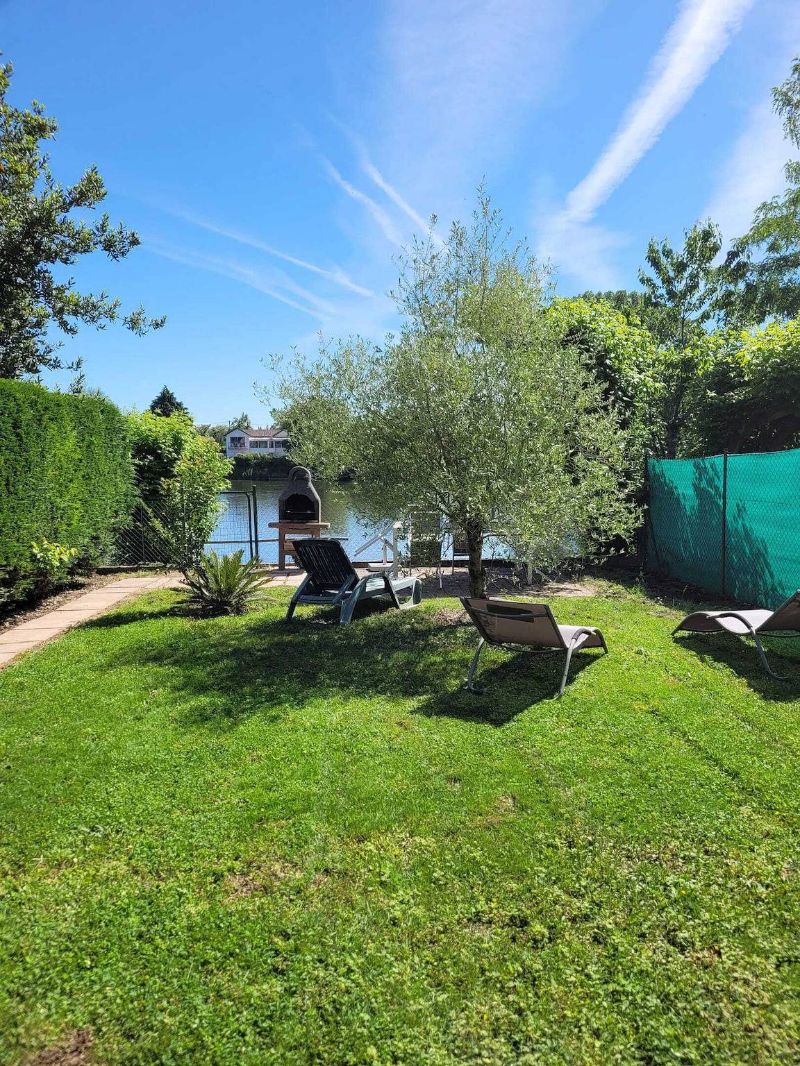 Geheel appartement, Gezinsappartement met tuin en meerzicht in Clairac, Marmande en omgeving