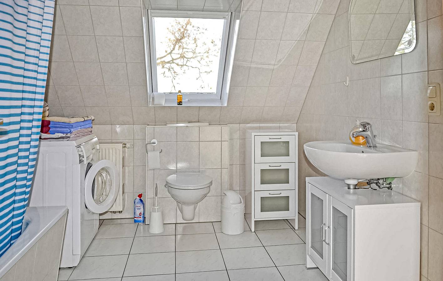 Ganze Ferienwohnung, Modernes Apartment mit Strandzugang, Parkplatz, Internet in Feldberger Seenlandschaft, Mecklenburg-Strelitz