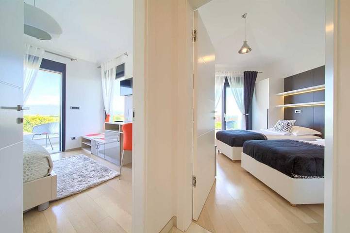 Luxus-Ferienhaus Stella mit privatem Pool in Krk Stadt, Krk