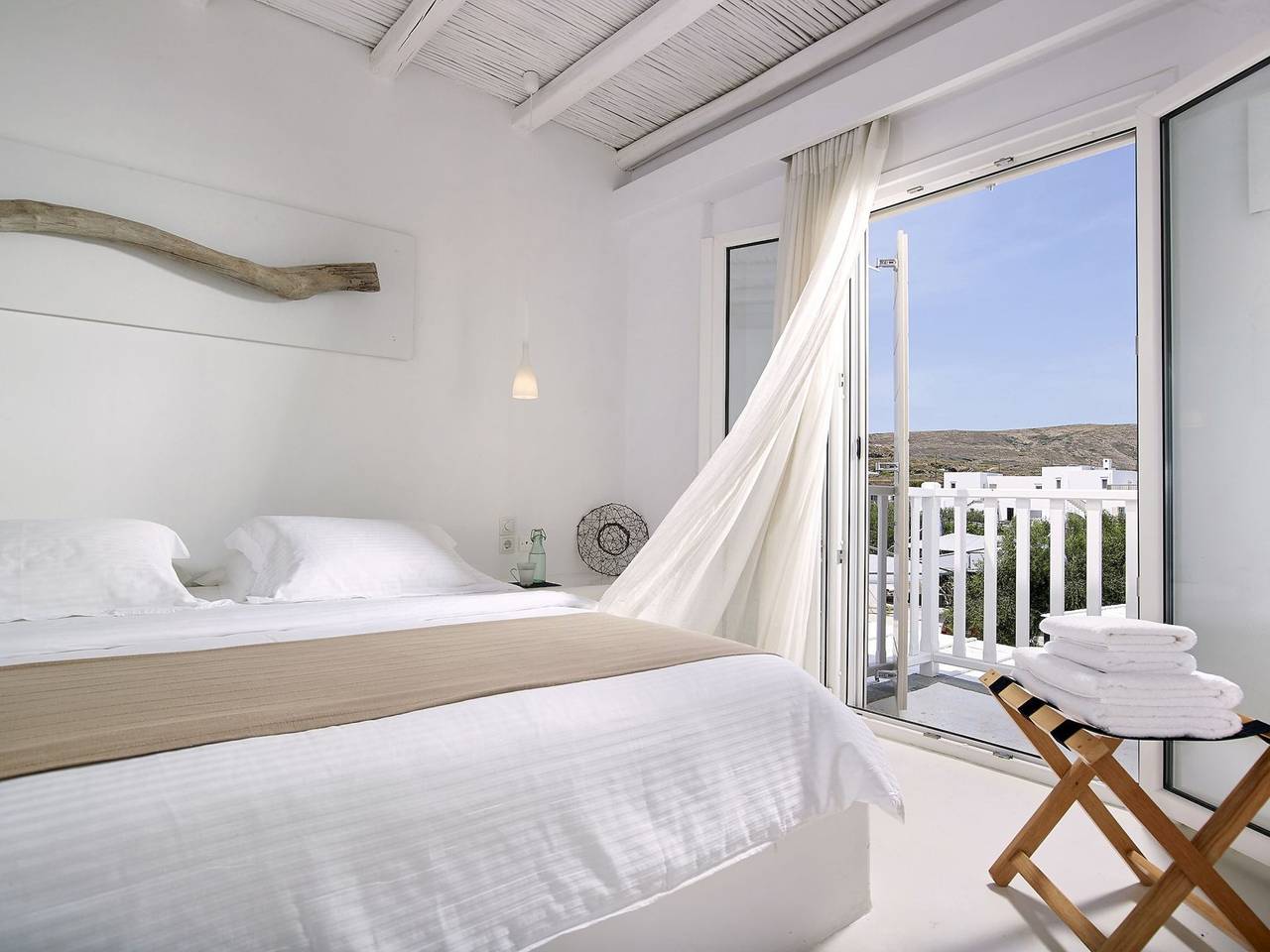 Majestic Milos Suite | Kallisti  Suite | Private Furnished Balcony | Outdoor Dining Area | Prime Location in Pollonia, Milos