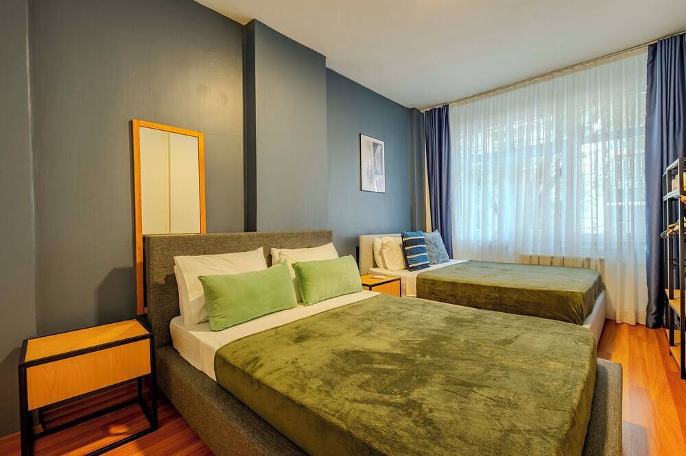 Appartamento intero, 3-bedroom apartment in delightful Istanbul with Ac in Beyoğlu, Firuzağa Mahallesi