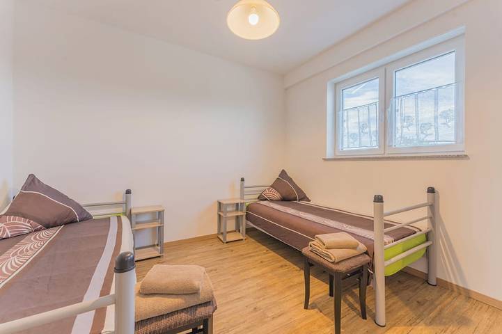 Ganze Wohnung, Charmantes Apartment mit 3 komfortablen Schlafplätzen in Ebersheim (Mainz), Mainz