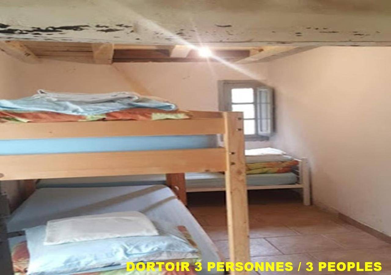 Bed in 4-Bed Mixed Dormitory Room in Zévaco, Parc naturel régional de Corse