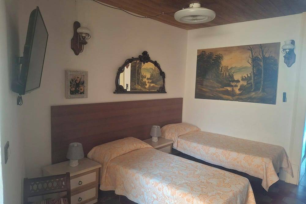 Ganze Wohnung, Martina, mit terrasse, balkon, im Palazzo 1700, Stadtkern, 5 gehminuten Strand. in Tropea, Vibo Valentia Provinz