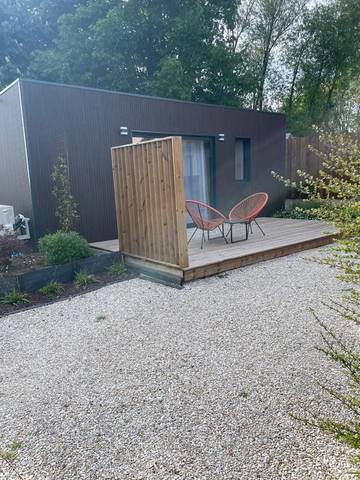 Gîte pour 2 personnes, avec jardin dans Lancé