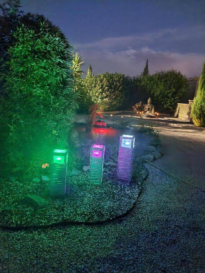 Location de vacances pour 2 personnes, avec jacuzzi et sauna ainsi que jardin et piscine à Lançon-Provence - 4