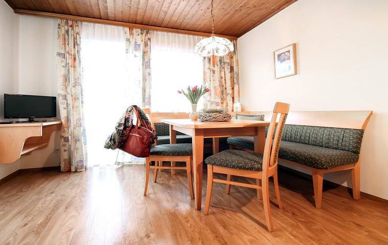 Bauernhof für 5 Personen, mit Garten und Sauna sowie Balkon, kinderfreundlich in Flachau - 4