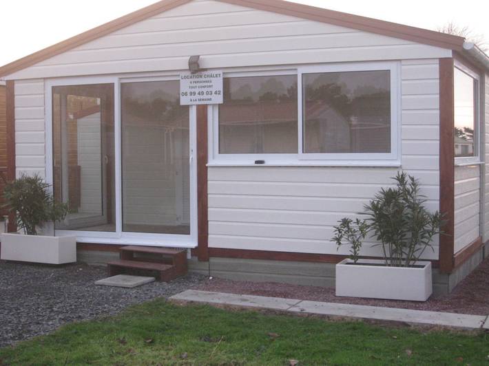 Chalet pour 6 personnes, avec terrasse et piscine