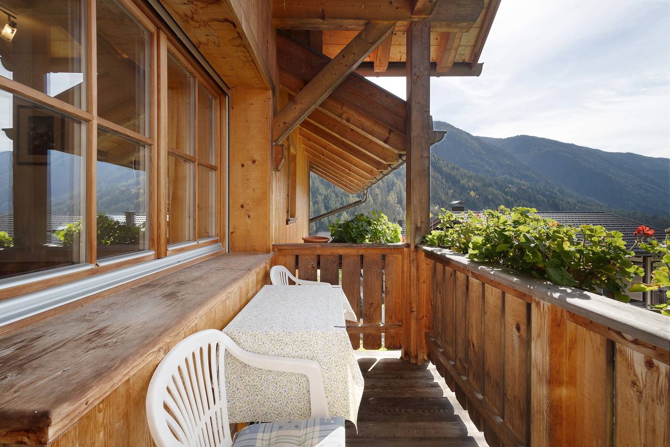 Appartamento intero, Appartamento 'Inneroswalderhof 3' con vista sulle montagne, giardino in comune e Wi-Fi in Antholz, Rasun Anterselva