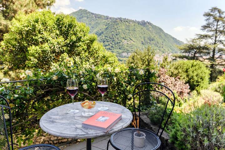 Ferienwohnung für 4 Personen, mit Garten und Seeblick in Como - 2