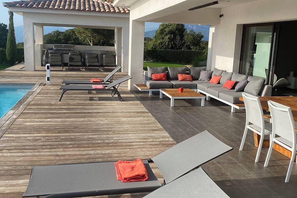 Villa Luxueuse Avec Piscine Chauffee Et Magnifique Vue Mer Et Golfe D'Ajaccio in Porticcio, Grosseto-Prugna