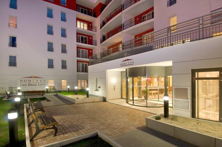 Appart’hôtel pour 2 personnes, avec Jardin et Piscine à Rumilly