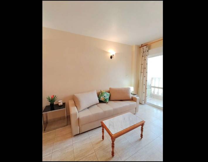 Geheel appartement, Appartement 'Mooi Appartement met Gedeeld Zwembad' met gedeeld zwembad, wifi en airco in Torrevieja Centre, Torrevieja