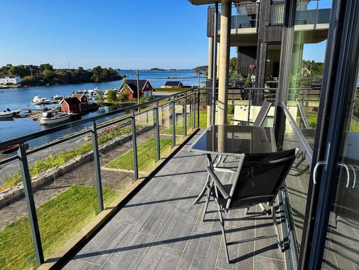 Ferienwohnung für 4 Personen, mit Balkon und Terrasse sowie Garten und Ausblick in Grimstad - 2