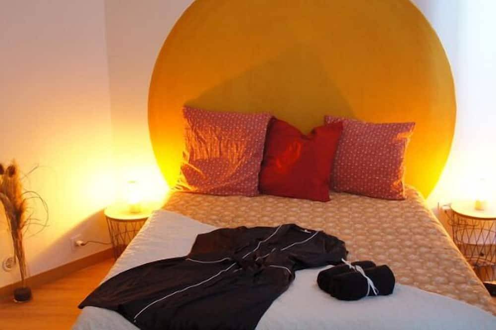 Entire apartment, The apartment & golden 🟠 studio 1⭐. Balneotherapy and couple ♥️🫂🛀 in L'Arbresle, Lyon region