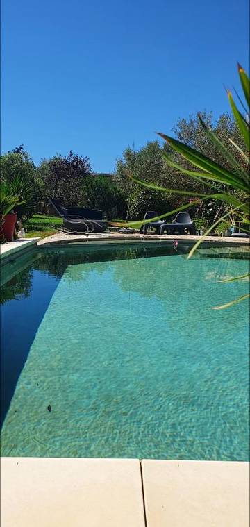 Cottage pour 4 personnes, avec piscine ainsi que vue et jardin dans Gallician