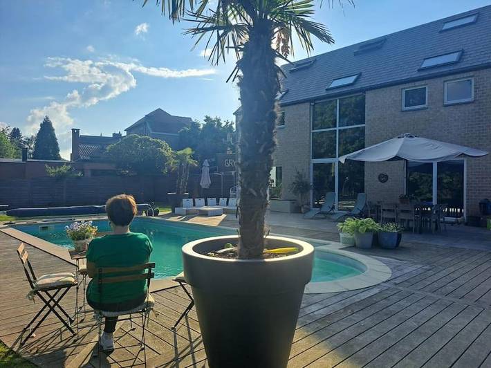 Appartement de vacances pour 4 personnes, avec terrasse ainsi que vue et piscine