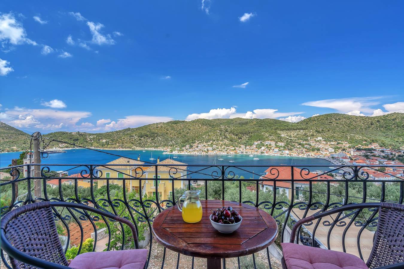 Monolocale intero, Monolocale 'Veronis 7' con vista mare, piscina condivisa e Wi-Fi in Vathy, Itaca