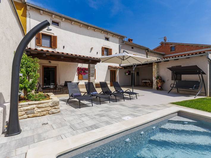 Ferienhaus für 5 Personen, mit Terrasse und Garten in Barban