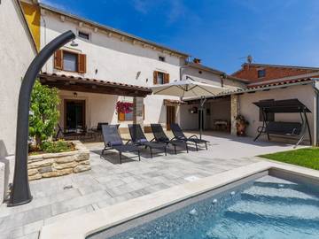 Ferienhaus für 5 Personen, mit Terrasse und Garten in Barban