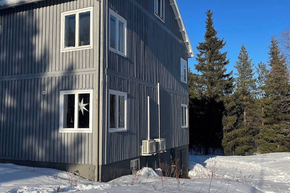 Lodge with lake view and Northern Lights. Close to hiking trails. in Norrbotten