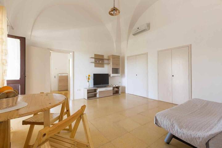 Casa vacanza per 5 persone, con Terrazza e Giardino a Leuca