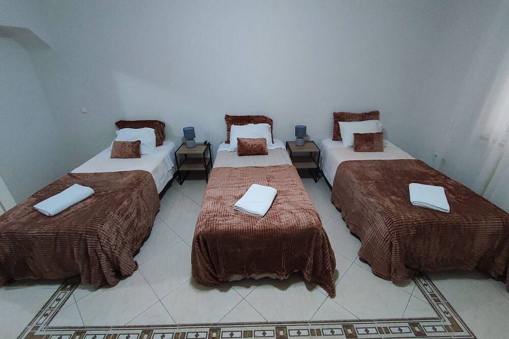 Guest House Alojamento Santa Catarina Suite 4 - Your refuge in the heart of Alenquer in Alenquer, Distrito de Lisboa