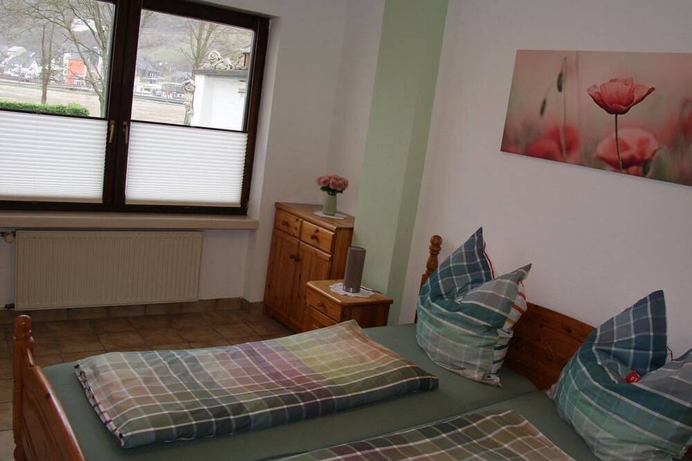 Ganze Wohnung, Ferienwohnungen Münster - Ferienwohnung Moselblick in Bullay, Traben-Trarbach und Umbegung