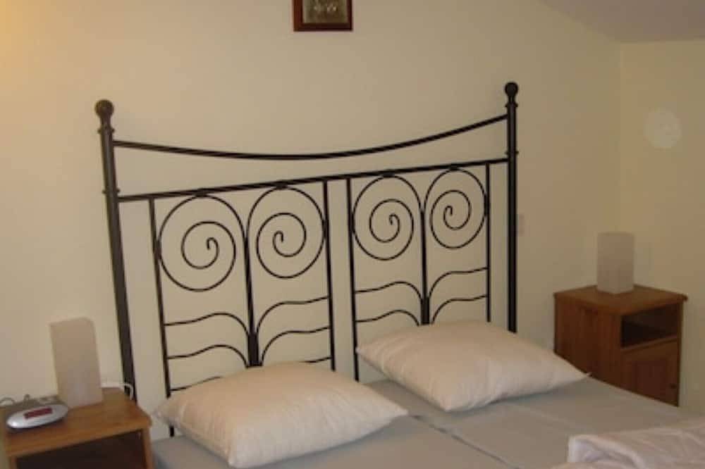 Villa Christina - Top location for excursions, 3 pools with a view of the coast. in Cogolin, Region de Draguignan