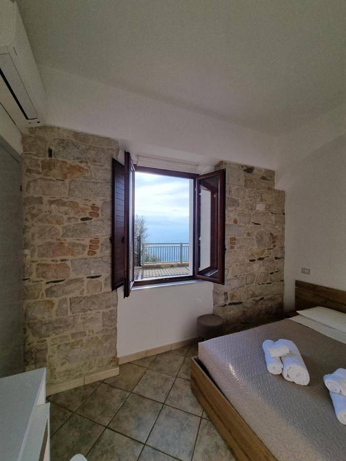 Gîte pour 2 personnes, avec vue à Baunei - 3
