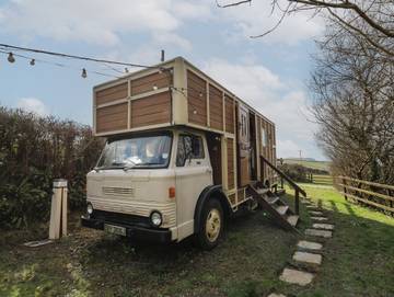 Hut for 2 People in Ceredigion, Mid-Wales, Photo 1