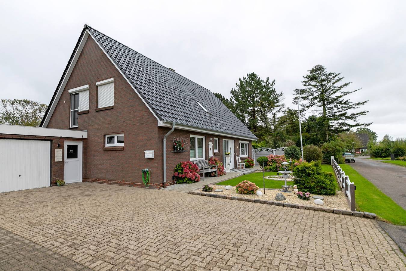 Ganze Wohnung, Ferienwohnung 'Meisennest' mit Privatterrasse, Gemeinschaftsgarten und Wi-Fi in Nordstrand (Gemeinde), Nordseeküste