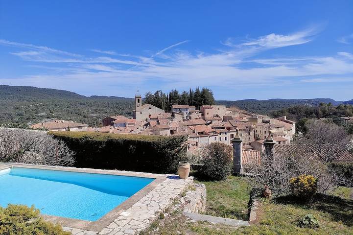 Location de vacances pour 6 personnes, avec jardin à Ampus