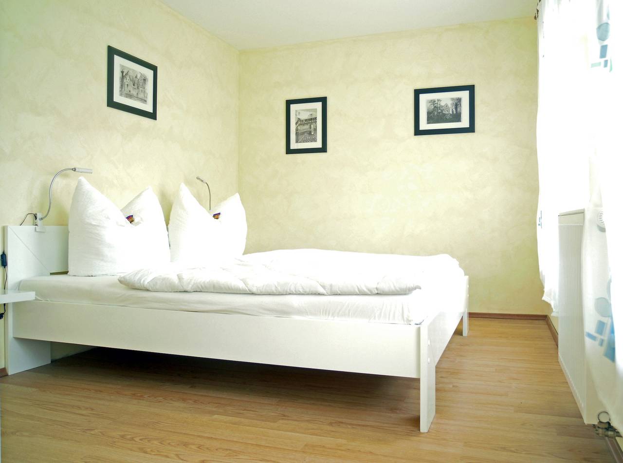 Ganze Wohnung, Ferienwohnung 'Fewo 2 Bis 6 Personen' mit privater Terrasse, privatem Garten und Wlan in Kranichfeld, Weimarer Land