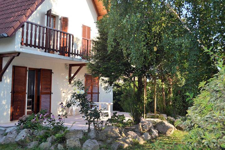 Gîte pour 8 personnes, avec Balcon ainsi que Terrasse et Jardin