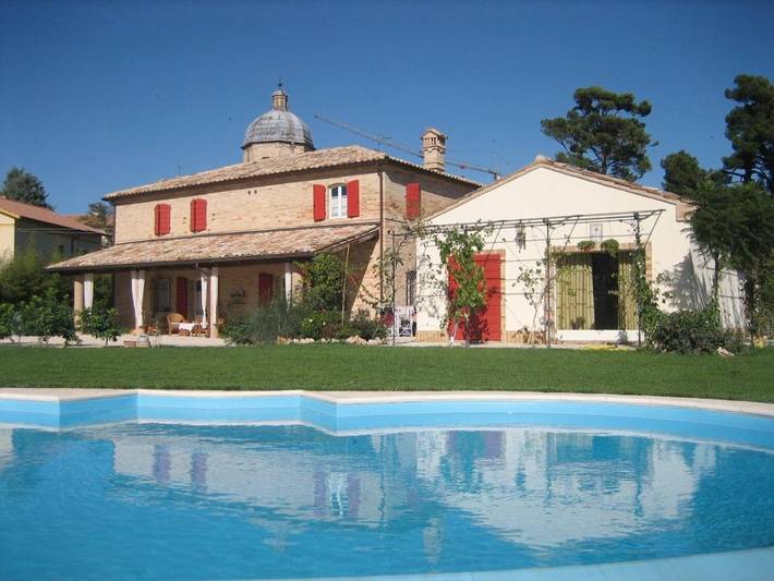 B&b, con Balcone e Terrazza nonché Giardino e Panorama a Macerata
