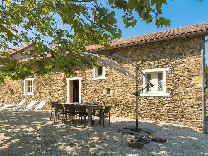 Location de vacances pour 6 personnes, avec Terrasse et Piscine à Chalais (Aquitaine)
