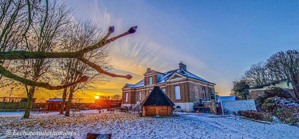 Location de vacances pour 6 personnes, avec Terrasse et Jacuzzi ainsi que Jardin et Vue à Saint-Blimont