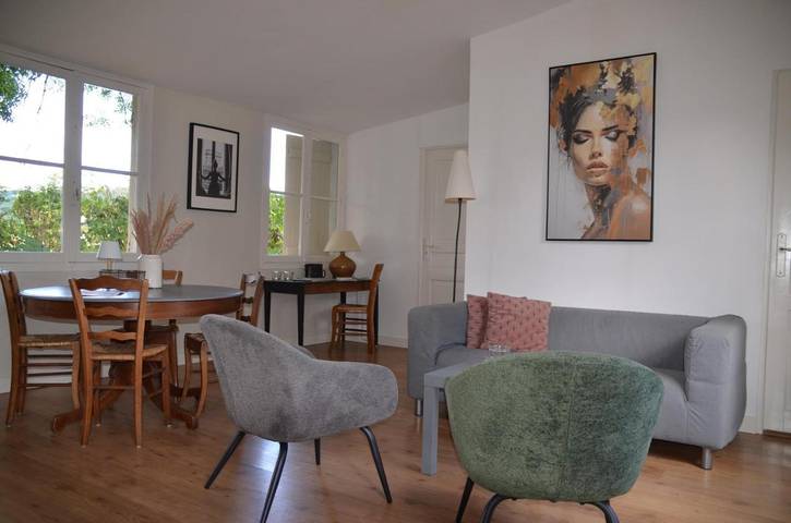 Maison de vacances pour 4 personnes, avec Terrasse et Jardin ainsi que Piscine et Vue à Corancy