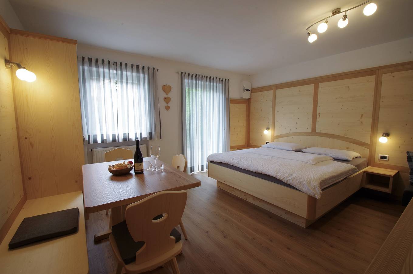 Entire apartment, Apartment 'Villa Hubertus Ciafita' with Mountain View, Balcony and Wi-Fi in Ortisei, Dolomiti Superski