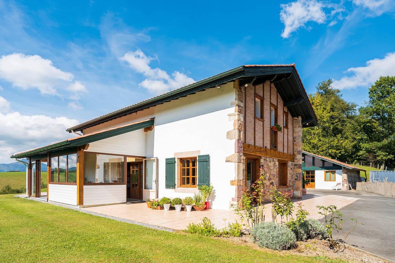 Goitik Ikusita Guest Room with Breakfast Included and Mountain View in Ainhoa, Bayonne region