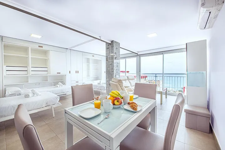 Apartamento de vacaciones para 4 personas, con vistas además de jardín y piscina - 1