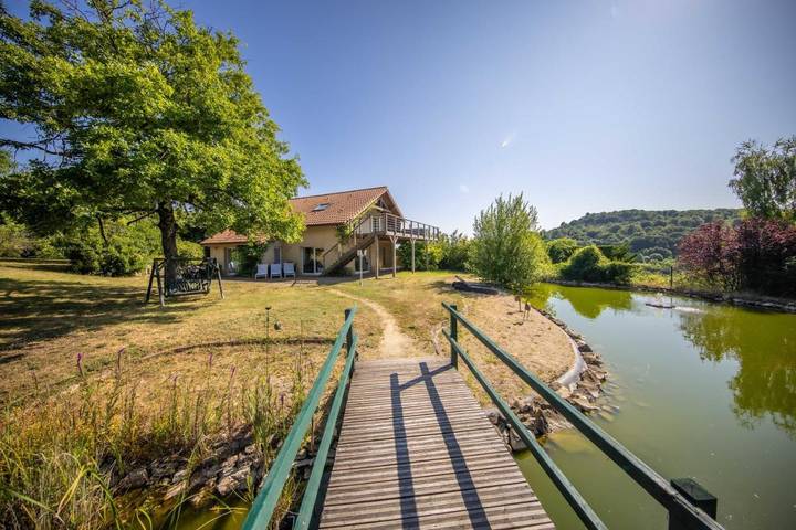 Location de vacances pour 12 personnes, avec piscine et jacuzzi ainsi que sauna et jardin dans Jezainville - 3