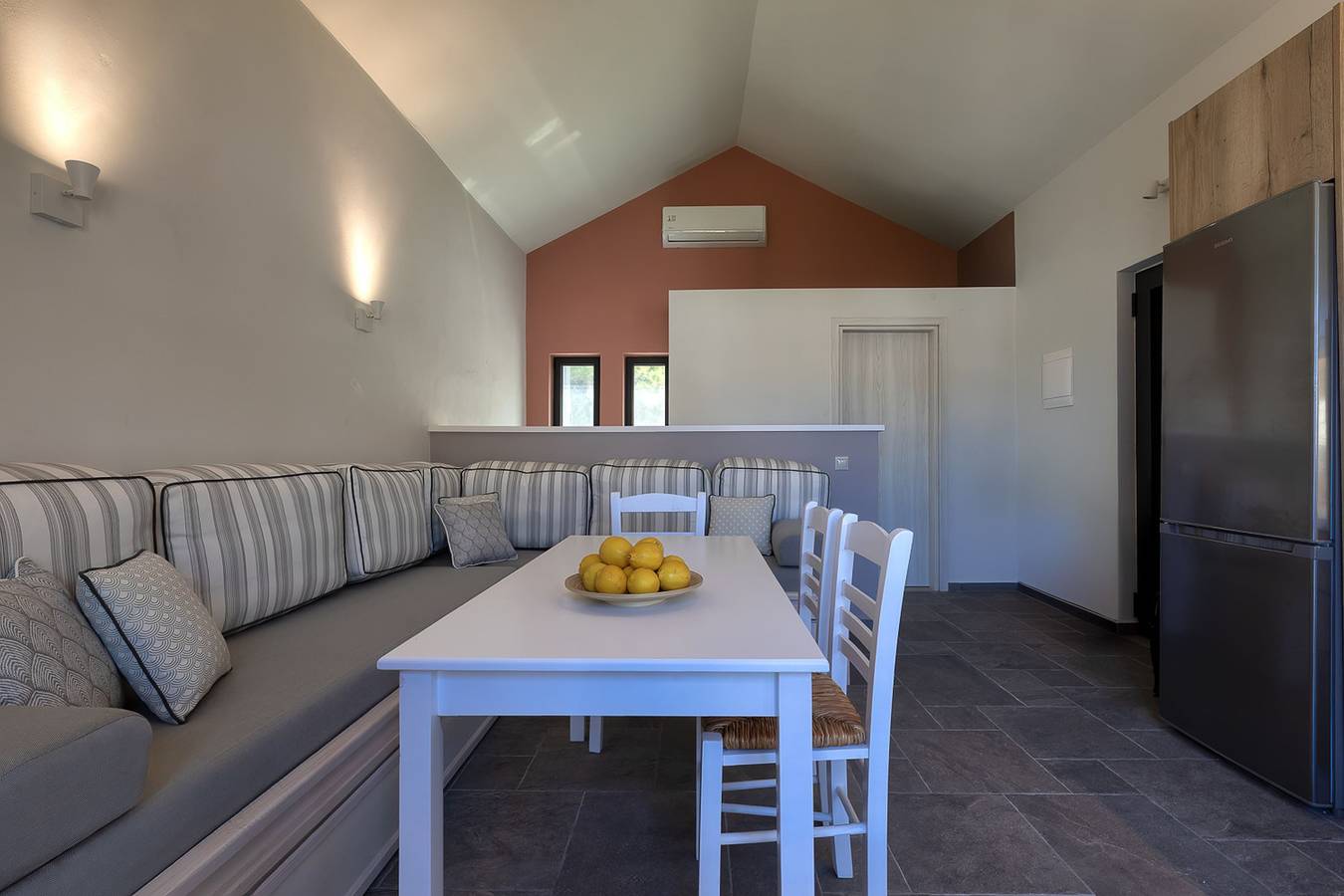 Ganze Wohnung, Ferienwohnung für 7 Personen mit Balkon in Ikaria