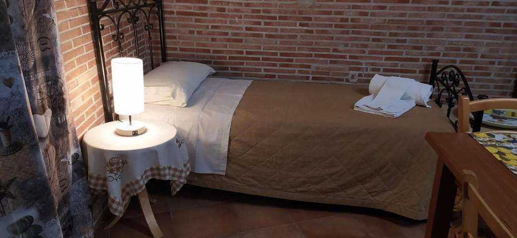 Location de vacances pour 3 personnes, avec jardin et vue, adapté aux familles à Adrano - 4